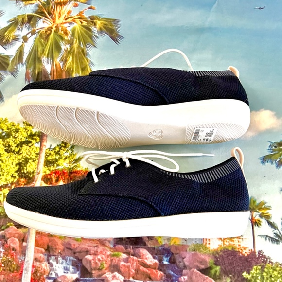 NIB NEW Clark’s CLOUDSTEPPERS Ayla Reece NAVY Sneaker Women’s Size 10 - Picture 2 of 9